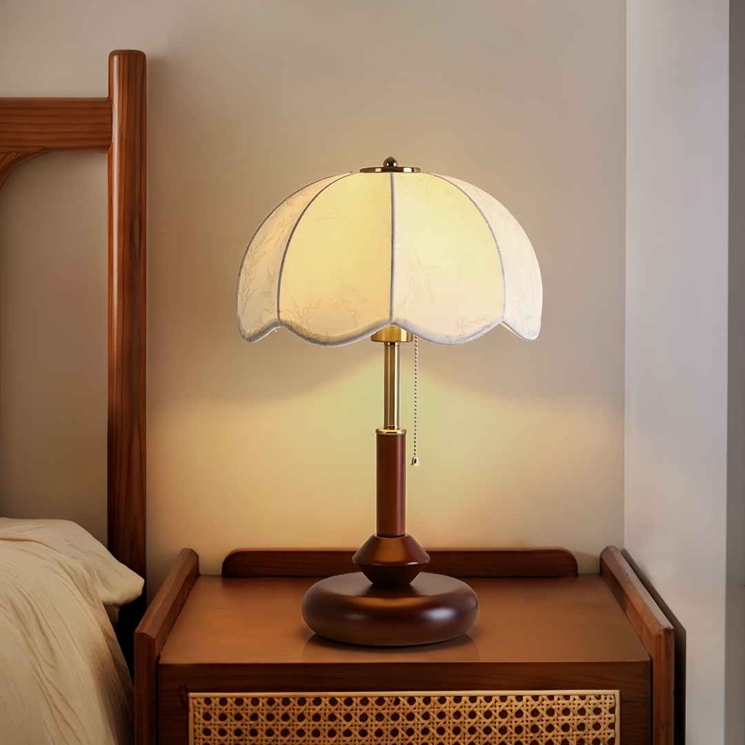 Decor Lighting Table Lamps - Винтажная настольная лампа-купол с фестончатым краем